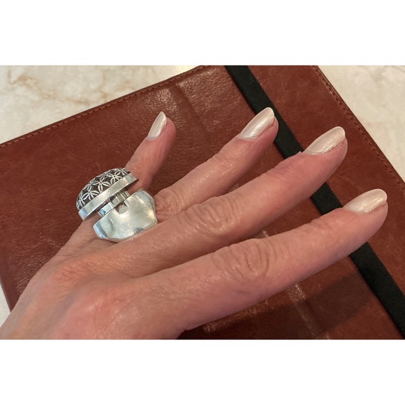 Michael Dawkins Sterling Silver Dome Ring Floral Design Size 7‎ - Picture 8 of 10